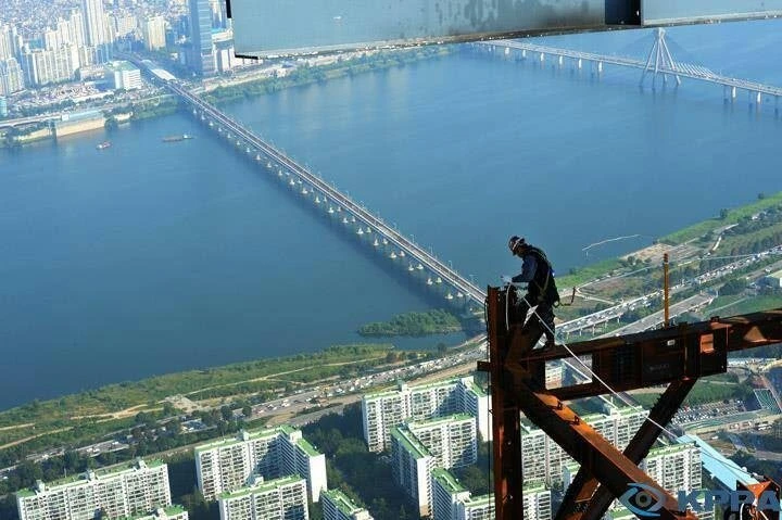 롯데월드 타워 건축할때 사진