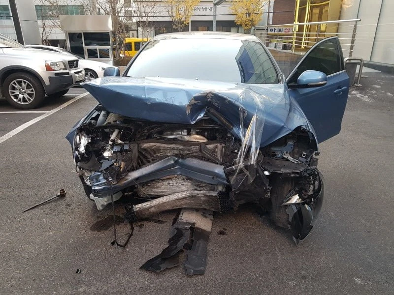 볼보 V40 사고사진