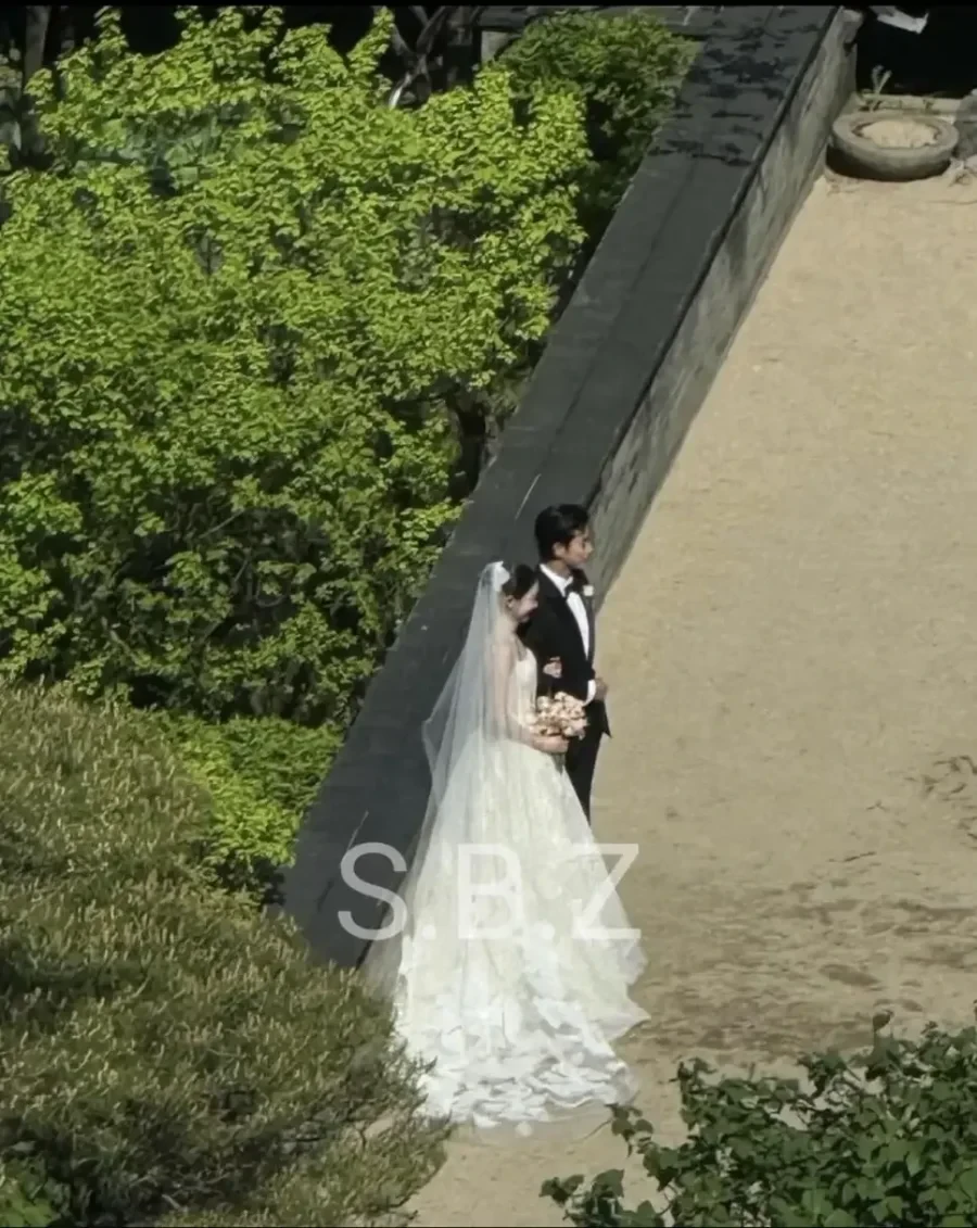옥택연 비공개 결혼식 몰래 촬영한 기자들.jpg