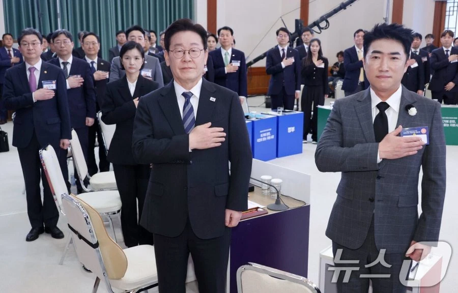 오늘자 이재명 대통령 옆 장동민 사진