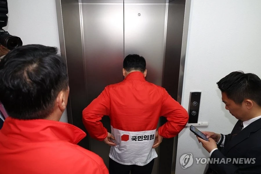 실시간 장동혁 뒷모습 jpg