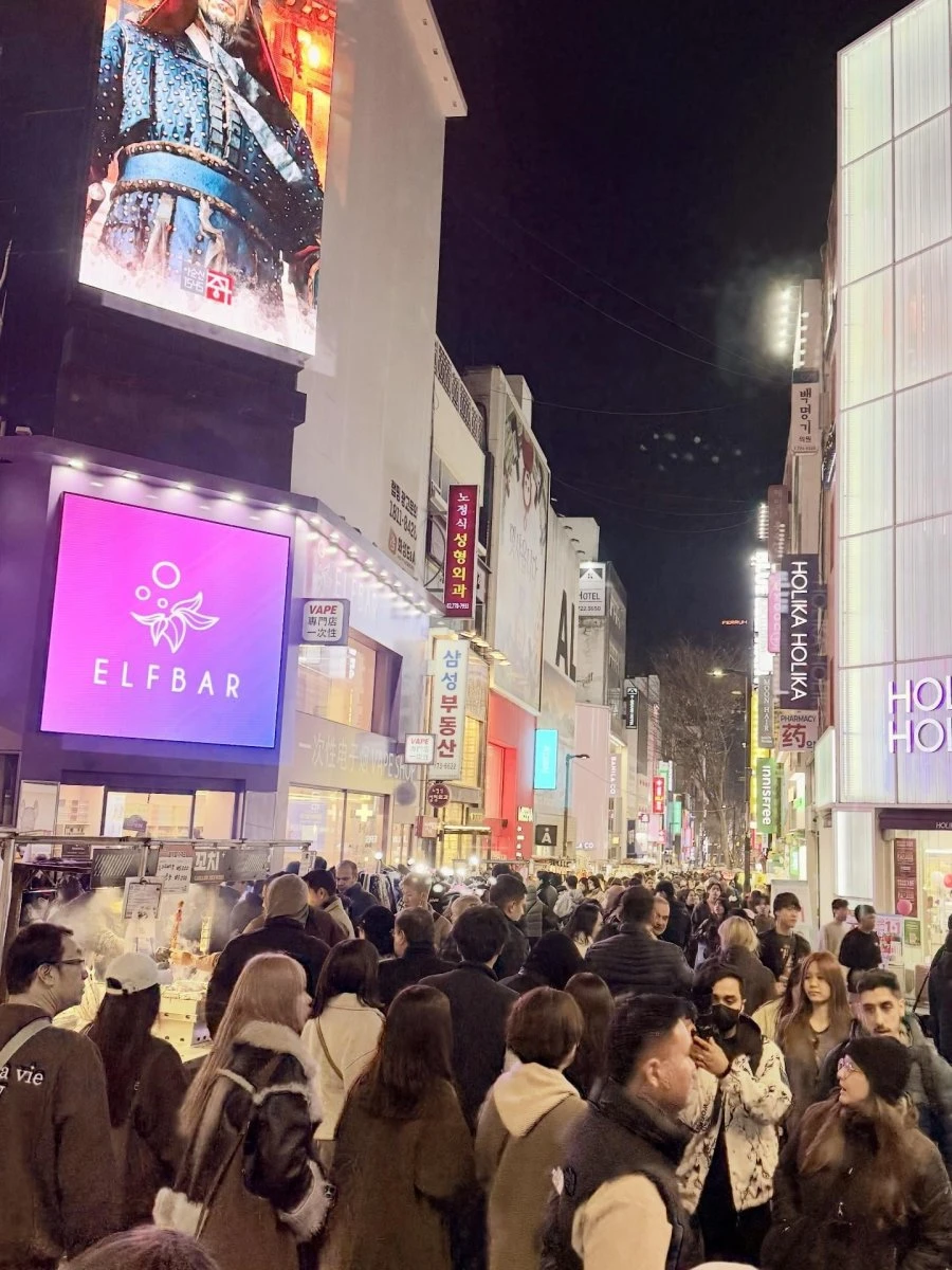 날이 풀린 명동 어젯밤 11시 .jpg