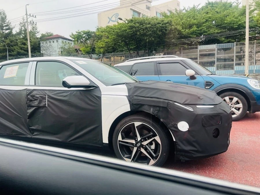 아반떼 신형 풀체인지 스파이샷 ㄷㄷ..jpg