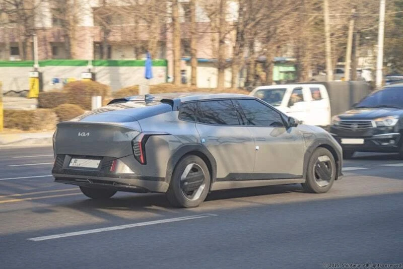 ev4 뒤태.jpg