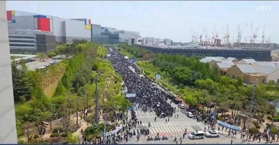 오늘자 삼성전자 근황.jpg