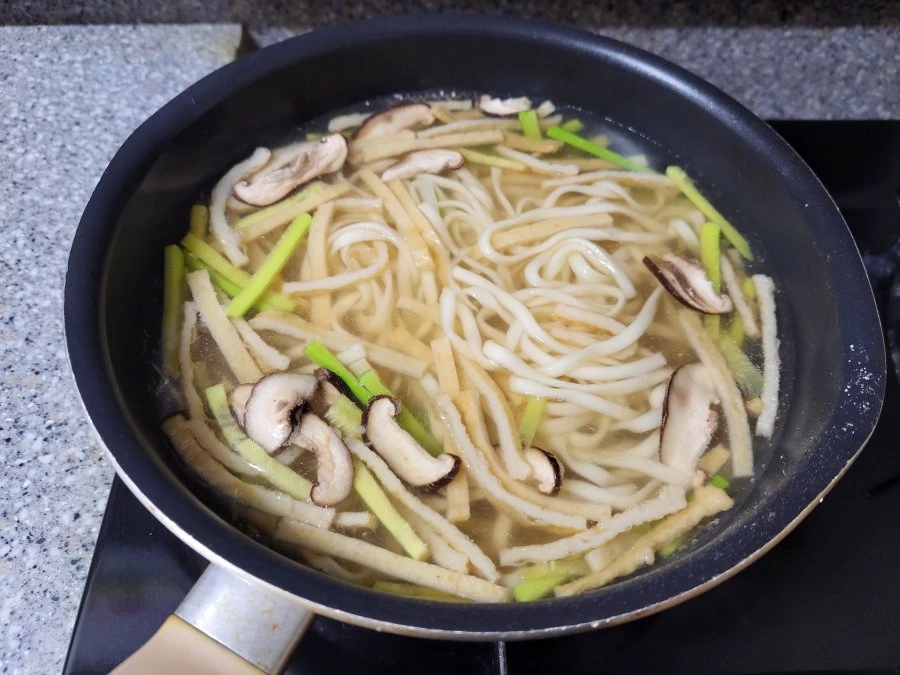 완벽한 식사 칼국수