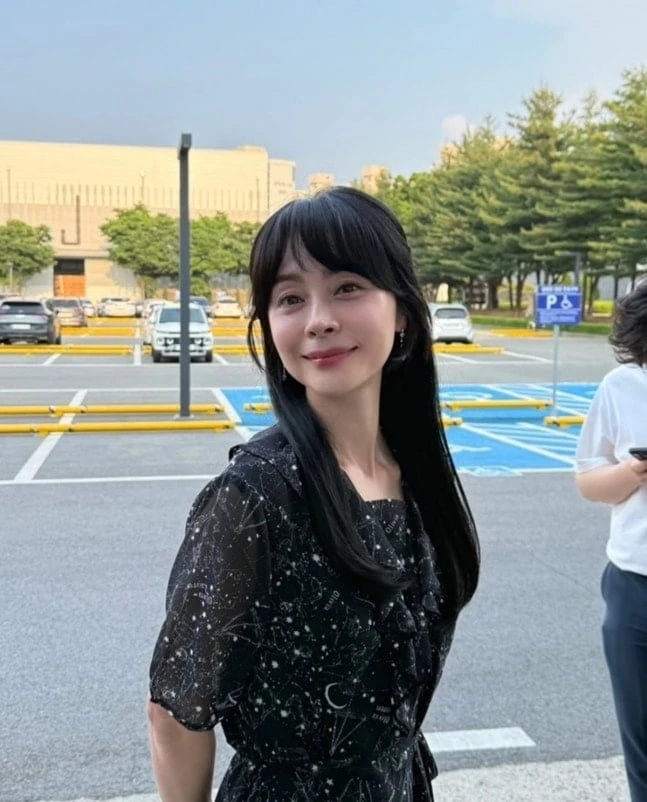만51세 우희진 근황.jpg