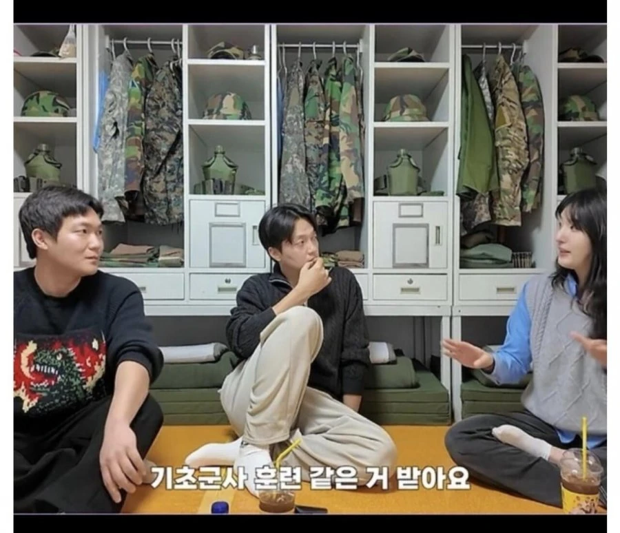 여군들이 단체로 퇴소하는 이유 ㄷㄷ.jpg