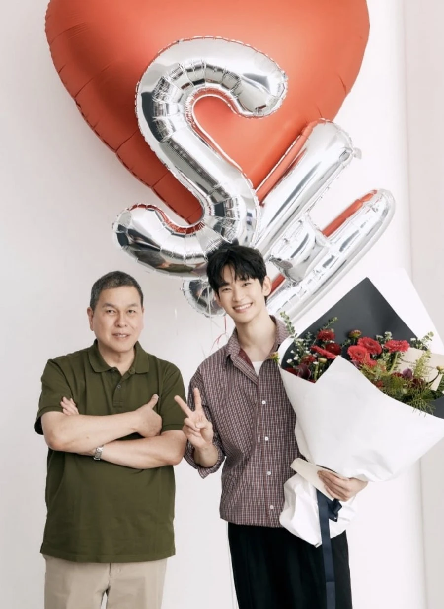 배우 김수현 활동재개 , 광고현장 사진