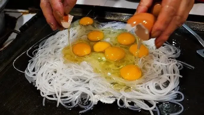 부산에만 판다는 특이한 음식.jpg