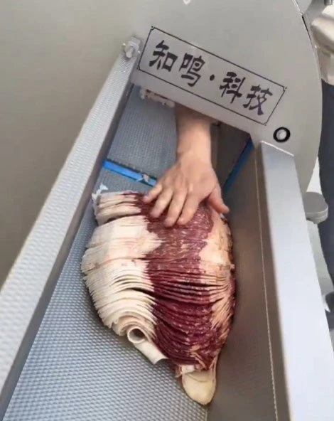자, 보세유. 우리 육절기 성능 쩔쥬?.mp4