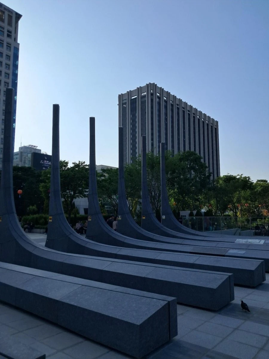날씨 더워지자, 오세훈 200억 조형물 근황