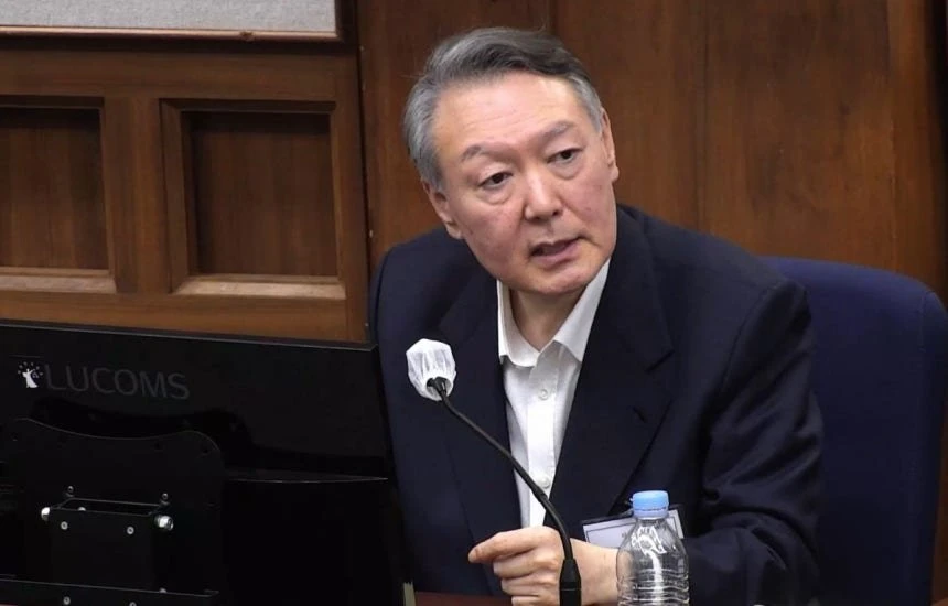 커피 더 달라, 부식도 불만.. 윤석열, 교도관에 불만 쏟아내 news