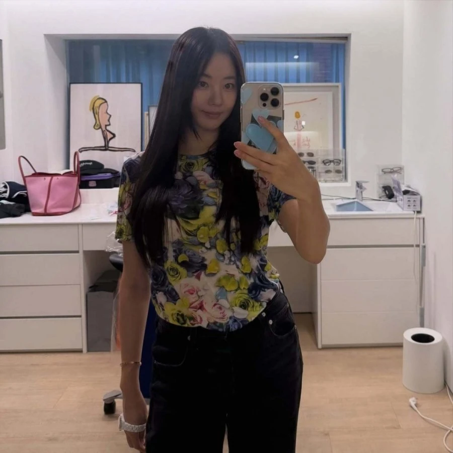 올해 49살이라는 김사랑
